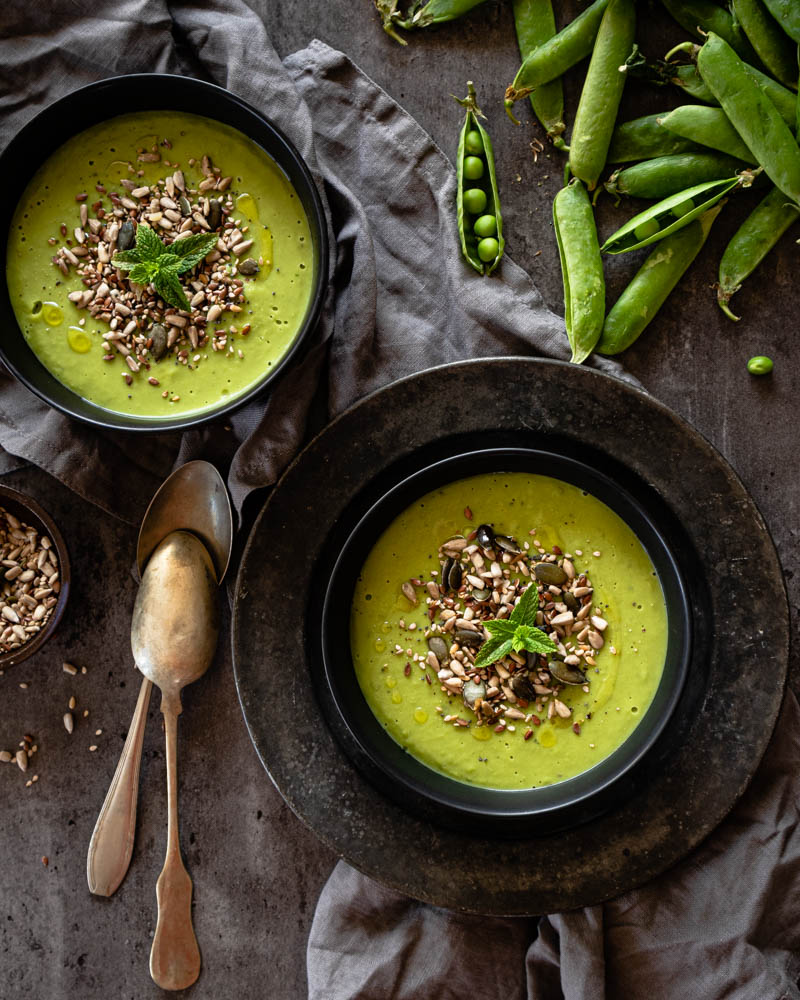 English pea cream soup with mint