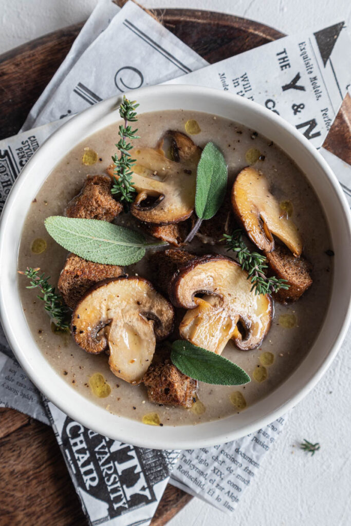 Mushroom creamsoup / Susi Gastro Studio / Amsterdam Food Photographer